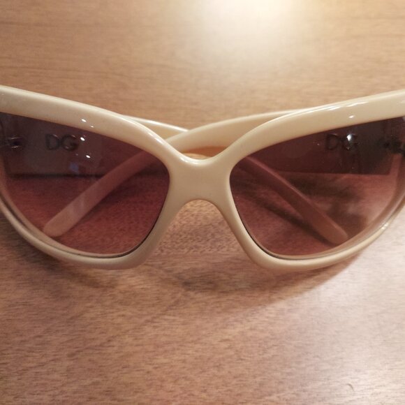Dolce & Gabbana Sunglasses with case main image 4